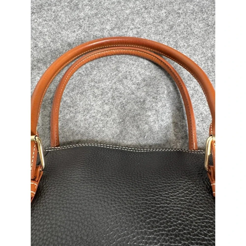 Dooney & Bourke large dooney
